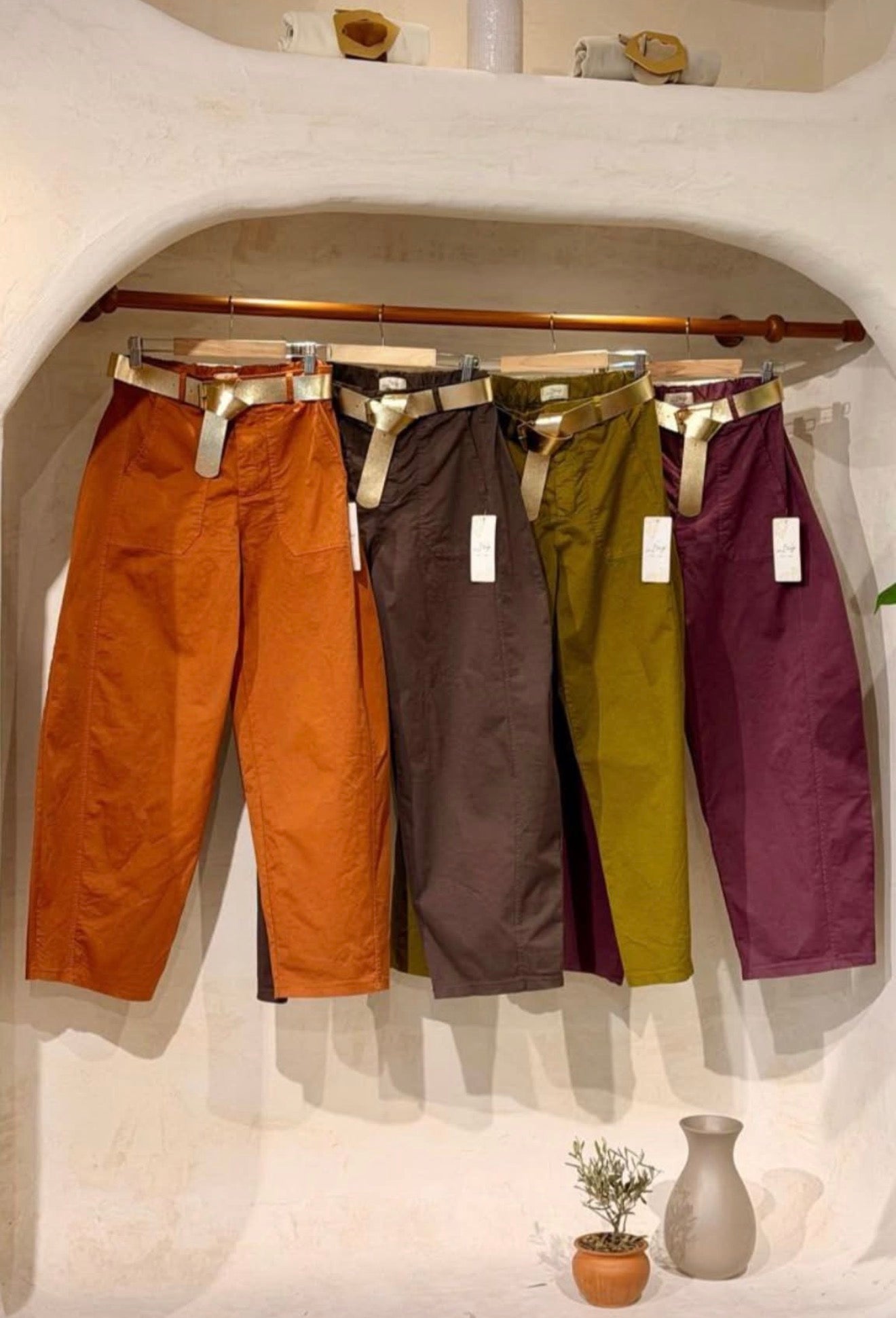 Gold belt barrel pant