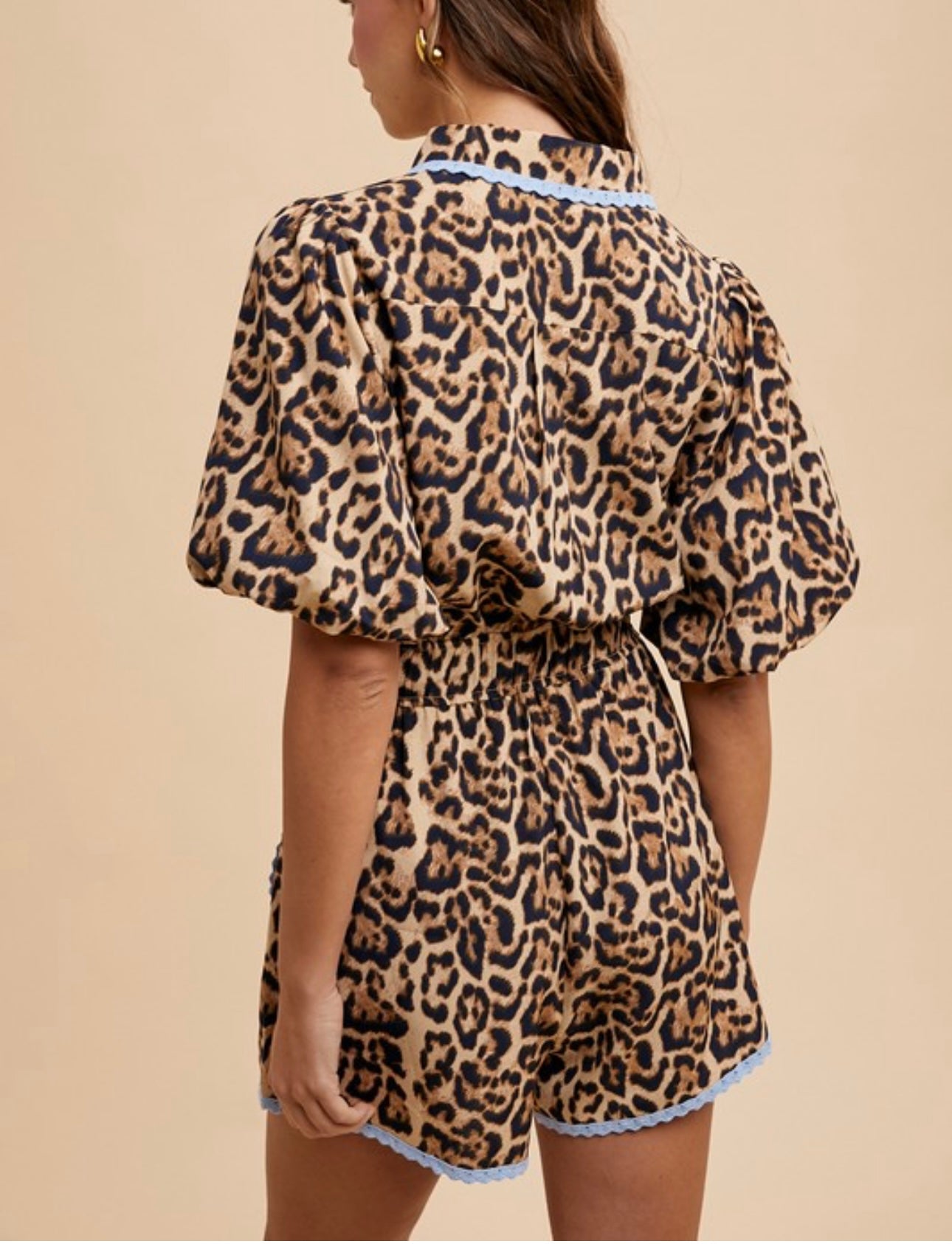 Leo romper