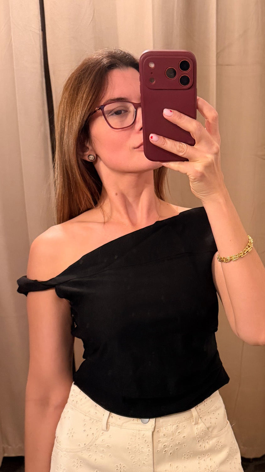 Off shoulder top-black