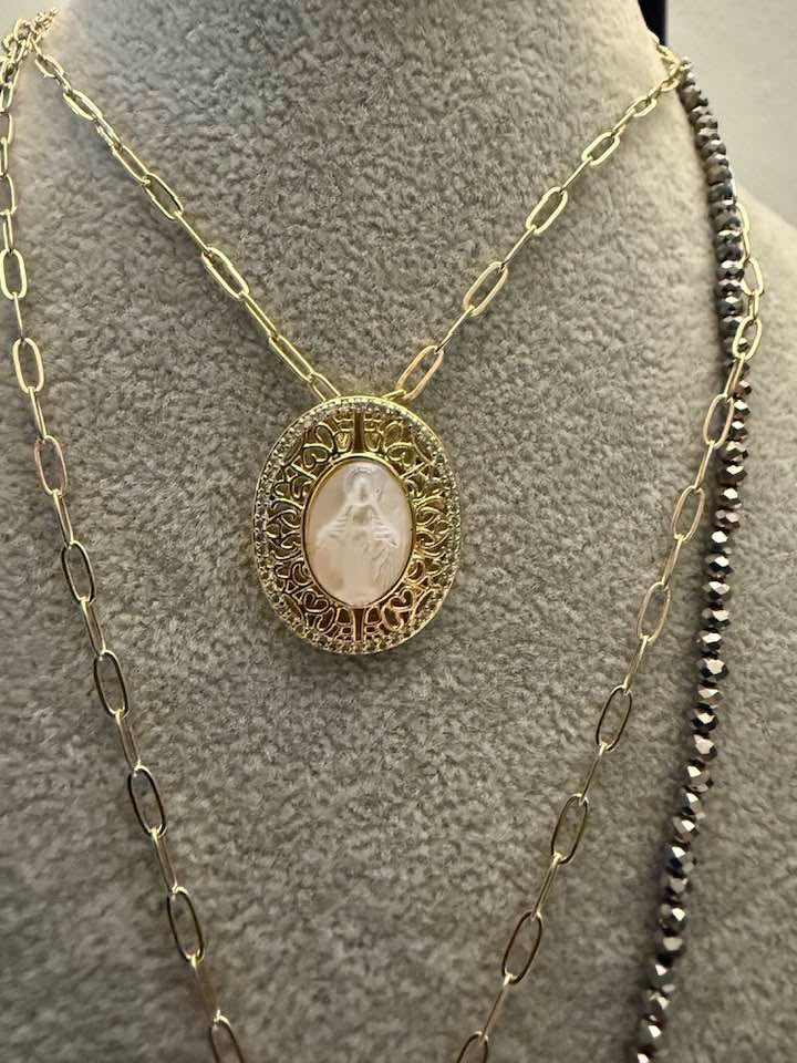 La milagrosa Necklace
